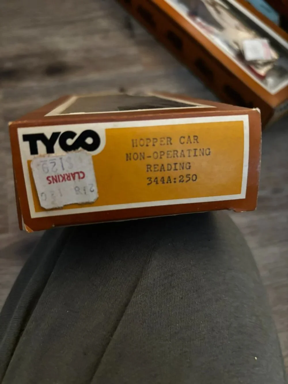 Tyco HO Hopper Car Reading 344A Railroad Train display set up w/box